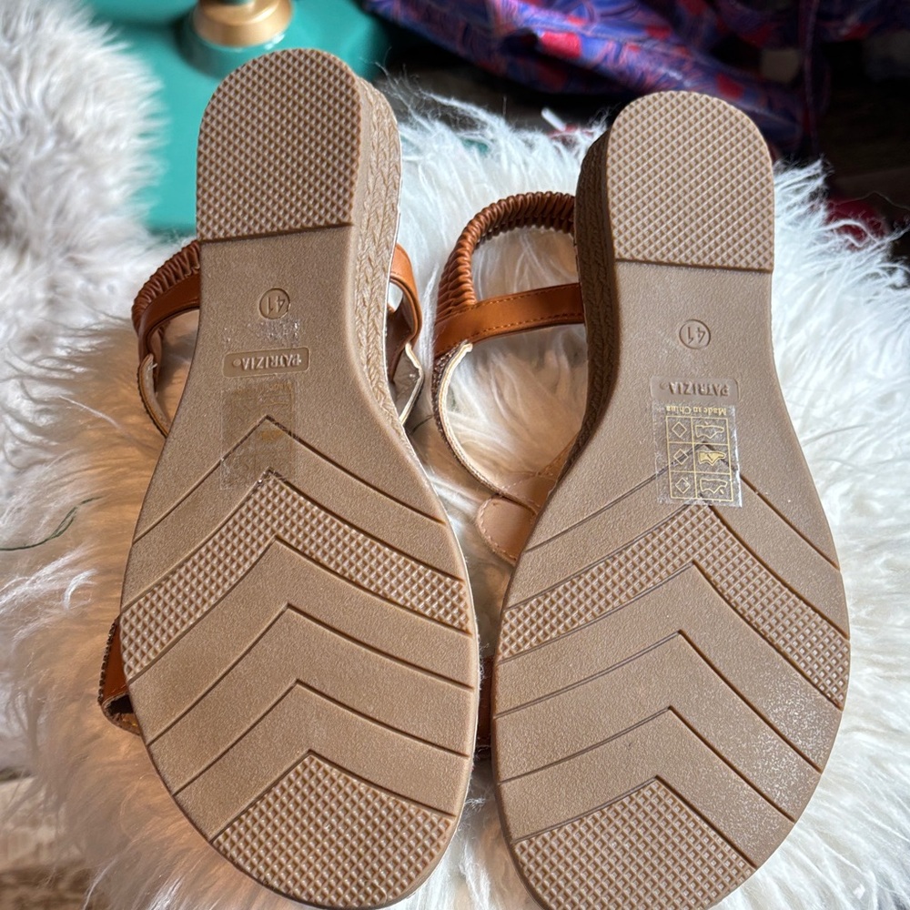 Patrizia by Spring Step Elegant Sandals with Rhinestone Detailing Brand New - Picture 4 of 7